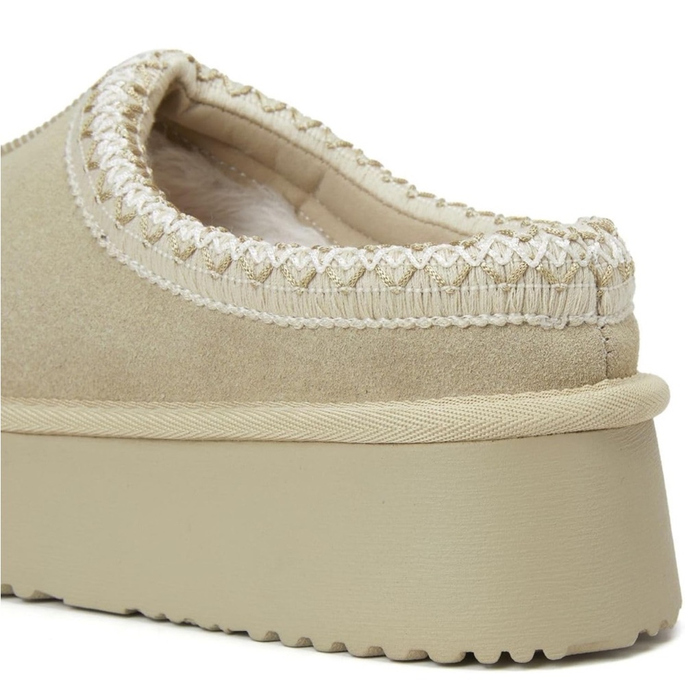 Amazon Slippers - Picture 2 of 8